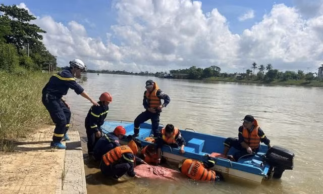 Tìm thấy thi thể người đàn ông trên sông Hiếu