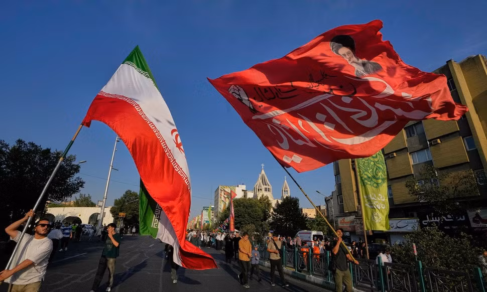 Mỹ bất ngờ tấn công Iran, Tehran lập tức đáp trả
