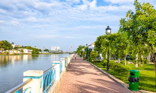 Người phụ nữ ở TPHCM nhảy cầu được cứu, ít giờ sau tử vong dưới sông