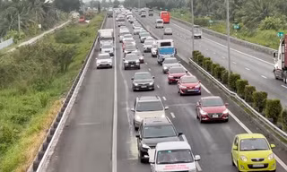 Cao tốc ùn ứ, CSGT mở làn khẩn cấp, dẫn đường người dân trở về TPHCM 
