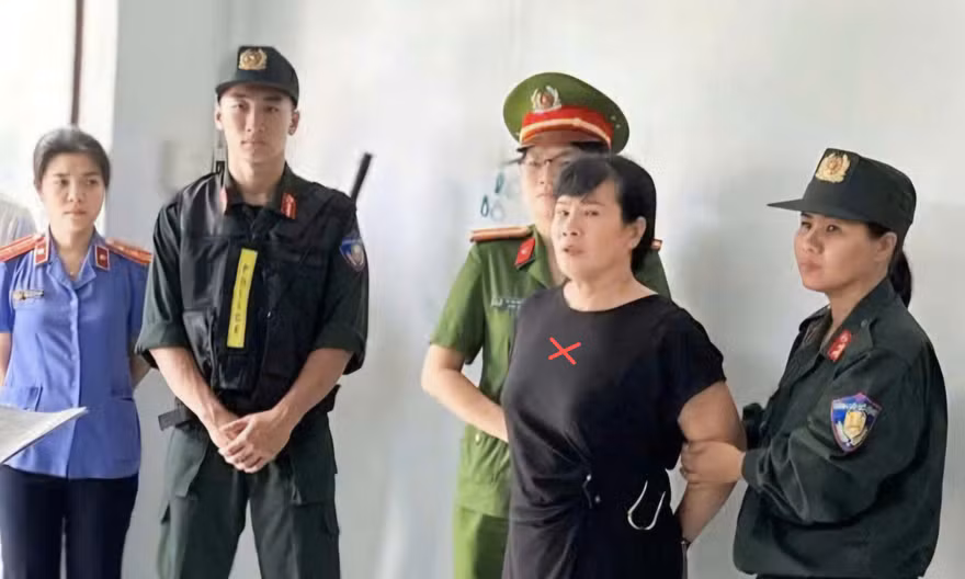 Bắt đối tượng có hành vi lợi dụng các quyền tự do dân chủ
