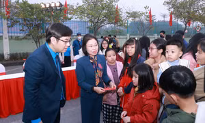 Miễn phí đưa công nhân 'thủ phủ công nghiệp' về quê ăn Tết 