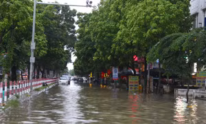 Hà Nội dồn toàn lực 'giải cứu' hơn 40 điểm ngập