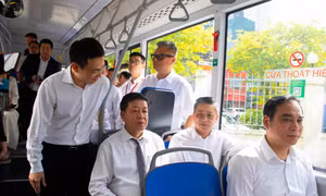 Hà Nội chính thức vận hành hệ thống vé điện tử liên thông toàn mạng lưới giao thông công cộng