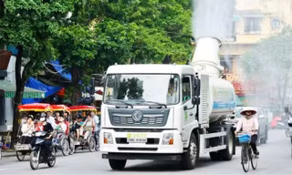 Nhà thầu loay hoay với ‘ô tô phun sương’ tại các gói vệ sinh môi trường ở Hà Nội