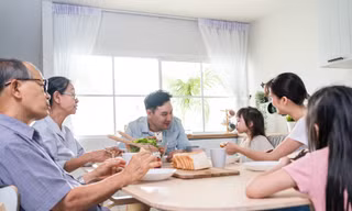 Tuổi thọ tăng, người Việt chuẩn bị sớm hơn cho một tuổi già độc lập