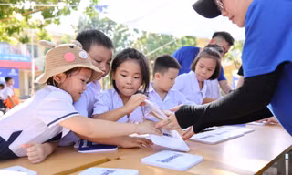 Gần 300.000 sản phẩm dinh dưỡng Vinamilk cùng trẻ em cả nước đón Trung thu