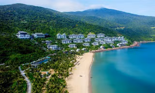 Đằng sau bước chuyển mình kỳ diệu của du lịch Việt Nam