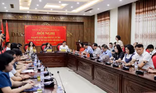 Agribank cùng Đoàn đại biểu Quốc hội thành phố Hà Nội trao 1 tỷ đồng hỗ trợ xây dựng Nhà Đại đoàn kết 