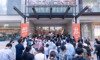 Vincom Red Sale 2026 khởi động 'đường đua' mua sắm lớn mùa hè với loạt ưu đãi tới 70%