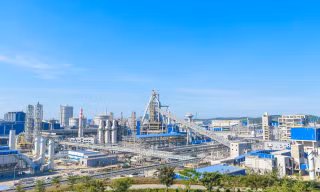 Thép Hòa Phát Dung Quất cán mốc sản lượng 1 triệu tấn gang lỏng mỗi tháng 