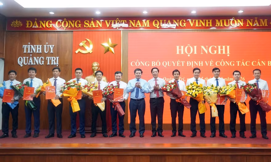 Quảng Trị điều động nhiều chủ tịch xã và phó giám đốc sở