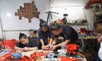 Phụ kiện cờ Tổ quốc bán 'cháy hàng'