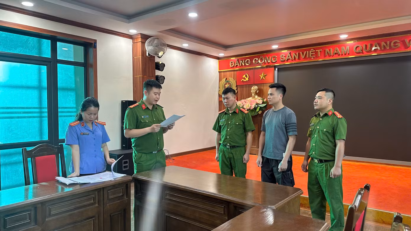 anh-3-thi-hanh-lenh-khoi-to-bi-can-bat-tam-giam-doi-voi-truong-van-nam-biet-danh-nam-phap.jpg