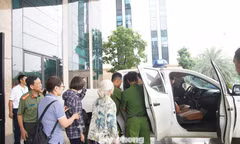 Nhận tiền đền bù dự án 2.900 tỷ đồng, người dân được Công an 'hộ tống' về tận nhà