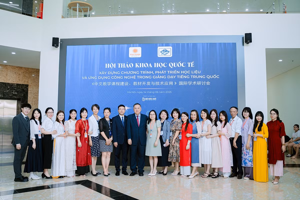 tham-du-hoi-thao-khoa-hoc-quoc-te.jpg