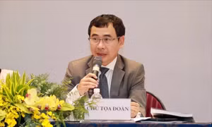 Giá cổ phiếu công ty lao dốc, lãnh đạo mạnh tay thu gom