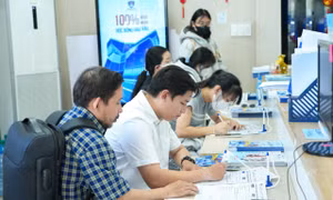 Thí sinh tìm hiểu ngành học tại Trường ĐH Nguyễn Tất Thành.