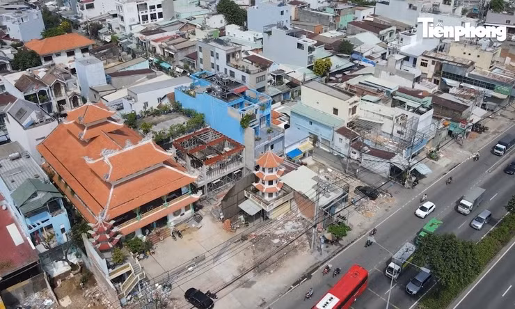 Ngôi chùa ở TPHCM di dời 300 hũ cốt để bàn giao đất cho dự án 10.000 tỷ đồng