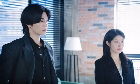 Nam Ji Hyun và Kim Jae Young 'đụng độ' nhau trong chuyện tình cảm