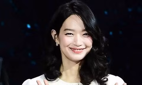 Shin Min Ah tưởng nhớ cố diễn viên Choi Jin Sil