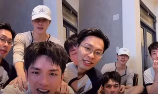 Tinh Hà “Say Hi”: Fan cười ngất với 1001 giải thưởng tự chế của Team Xoay Vòng