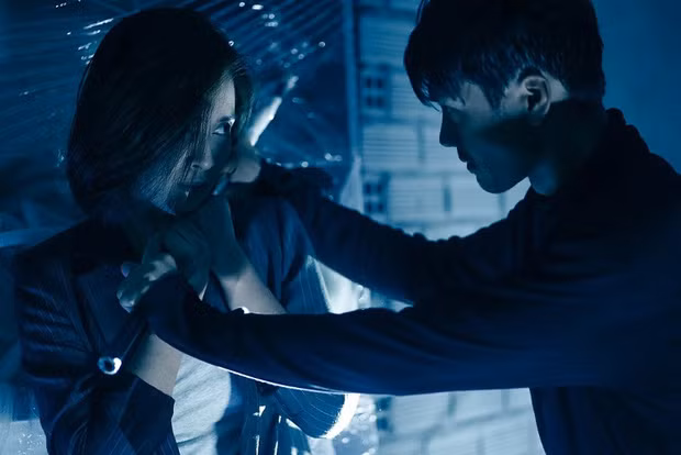 “Bằng Chứng Vô Hình“: Kịch bản không một cảnh thừa, đủ khiến khán giả nín thở suốt phim ảnh 3