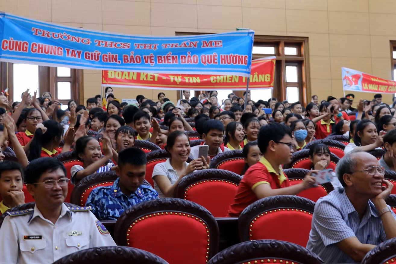 Bồi đắp tình yêu biển đảo cho học sinh ảnh 4