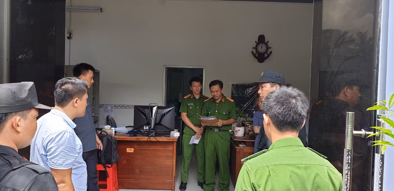 Ngày mai 'trùm' xăng giả Trịnh Sướng hầu toà: Hồ sơ vụ án phải chở bằng xe tải ảnh 3