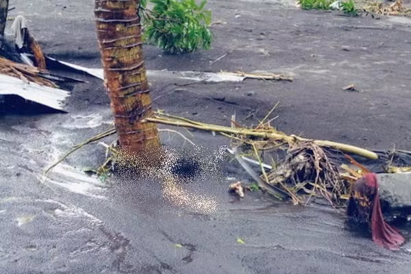 Xót xa trong siêu bão Goni: Em bé không đi sơ tán mà ở lại cùng bố, bị lũ cuốn đi tận 15km ảnh 3