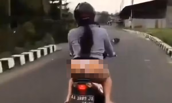 Không chịu nổi vòng 1 quá lớn, nữ sinh viên phải xin quyên góp để phẫu thuật giảm kích cỡ ảnh 5 Không chịu nổi vòng 1 quá lớn, nữ sinh viên phải xin quyên góp để phẫu thuật giảm kích cỡ ảnh 5