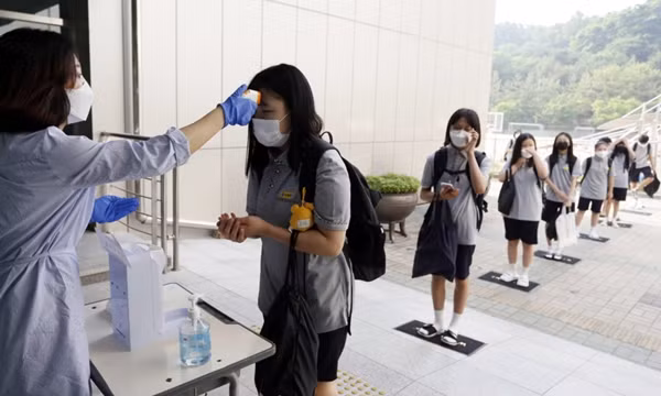 Trước làn sóng thứ hai, thứ ba của đại dịch, nhiều đại học châu Á hủy kế hoạch mở cửa lại ảnh 6