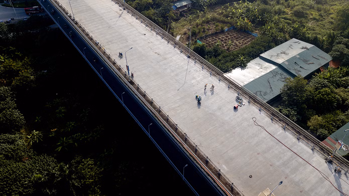 Mặt cầu Thăng Long đang được sửa ra sao? ảnh 7