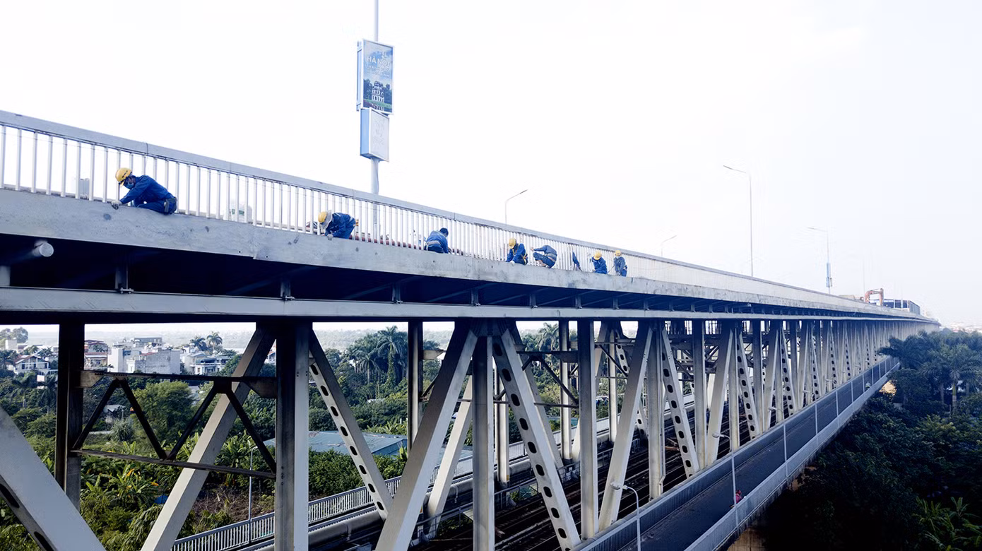 Mặt cầu Thăng Long đang được sửa ra sao? ảnh 6