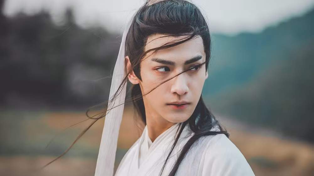 Bộ ba “Hương Mật Tựa Khói Sương“: Đặng Luân chững lại khá lâu, trở lại thì gặp chuyện xui ảnh 1