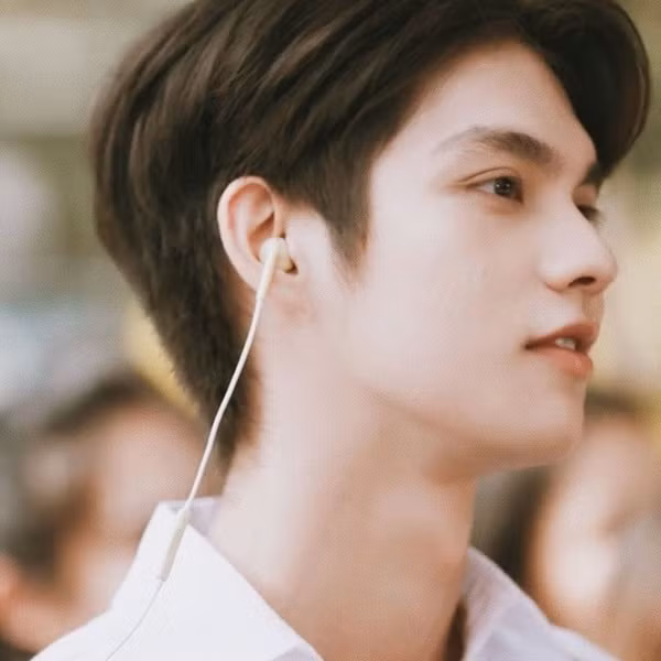 Trong thế giới fangirl: Have a “Bright” day, chúng mình cùng có những ngày rạng rỡ nhé! ảnh 2
