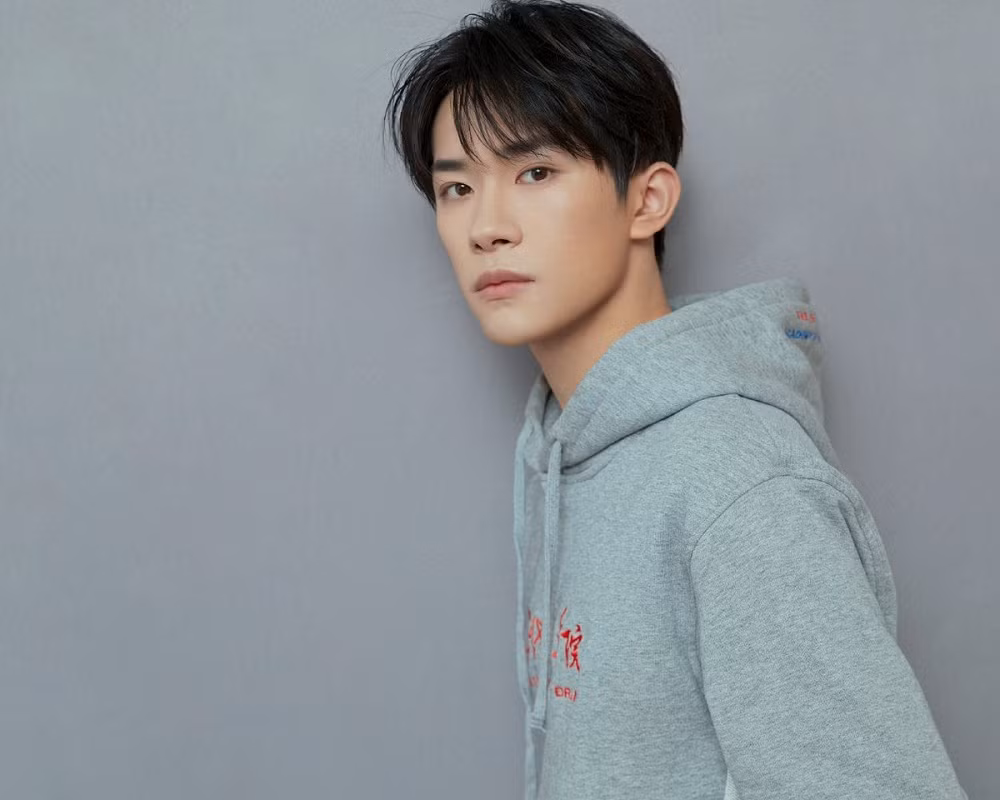 Trong thế giới fangirl: Đây là là thư tỏ tình không cần hồi đáp gửi tới Dịch thiếu! ảnh 2