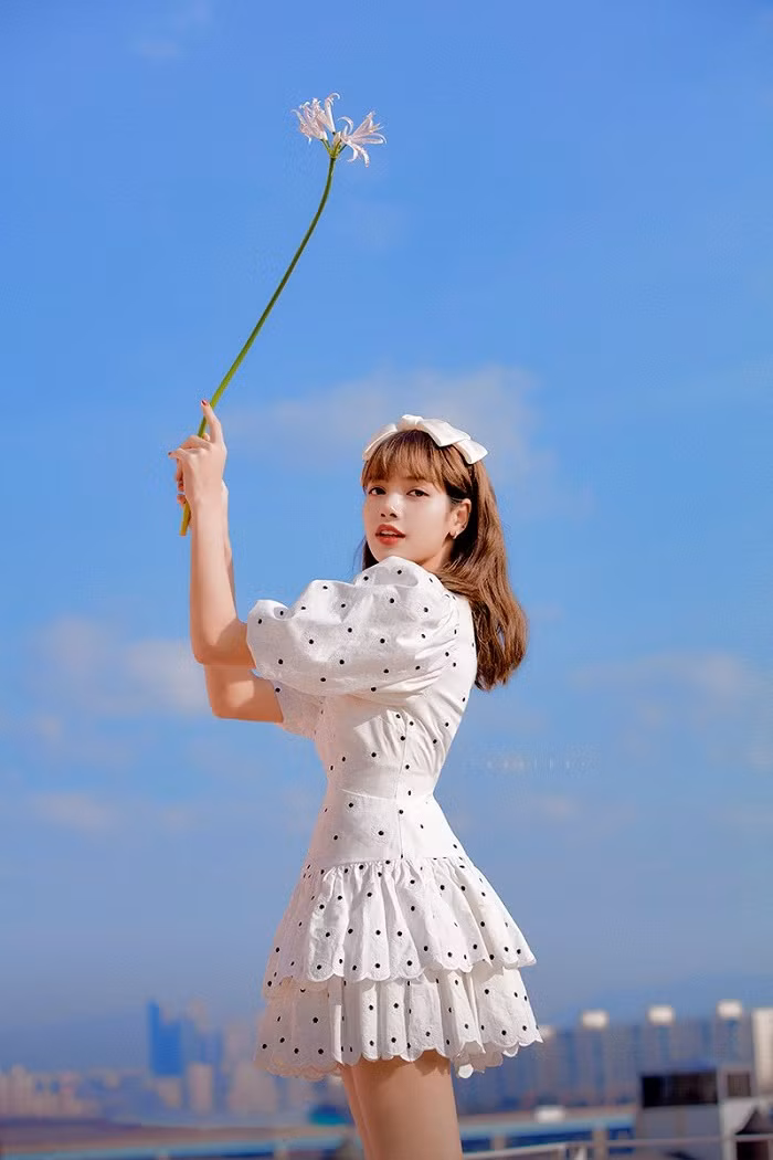 Trong thế giới fangirl: Lisa là đôi cánh để tôi bay trên những giấc mơ không dám thực hiện ảnh 1