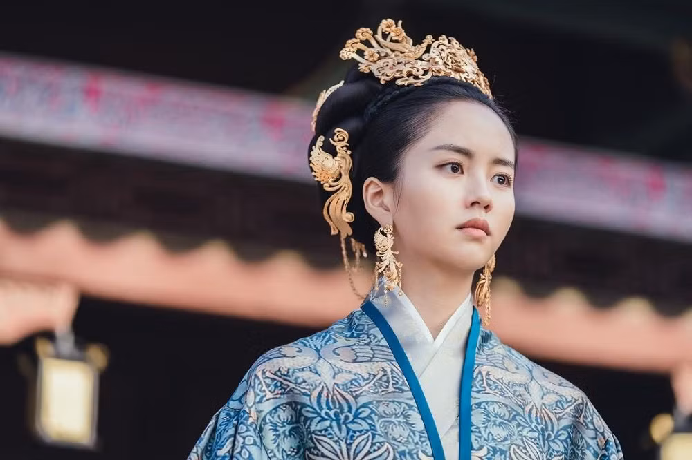 Diễn hai vai xuất sắc trong “Sông Đón Trăng Lên”: Kim So Hyun đã từng làm điều này rồi! ảnh 1