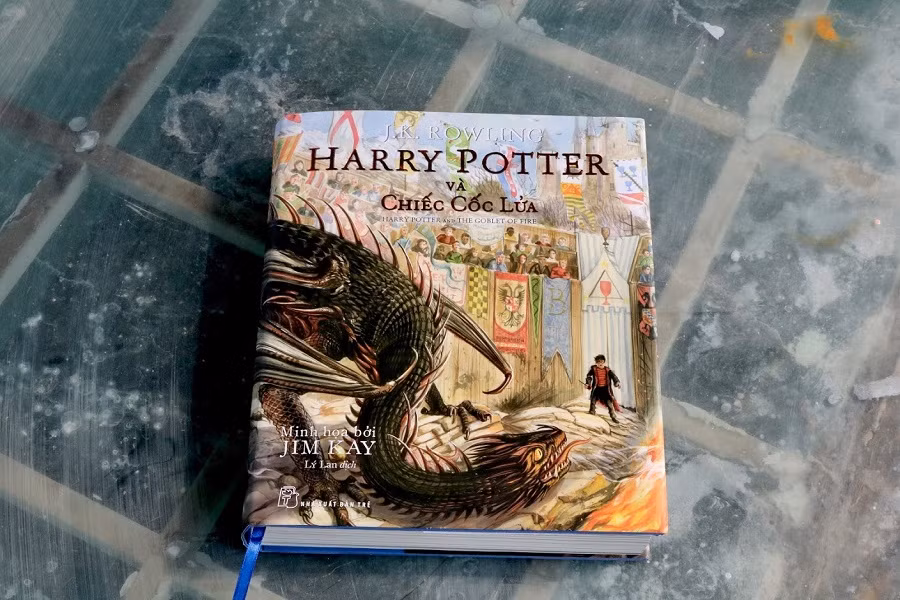Mừng Harry Potter 20 tuổi với “Chiếc Cốc Lửa” in màu và tiệc phù thủy ở Đường sách! ảnh 1