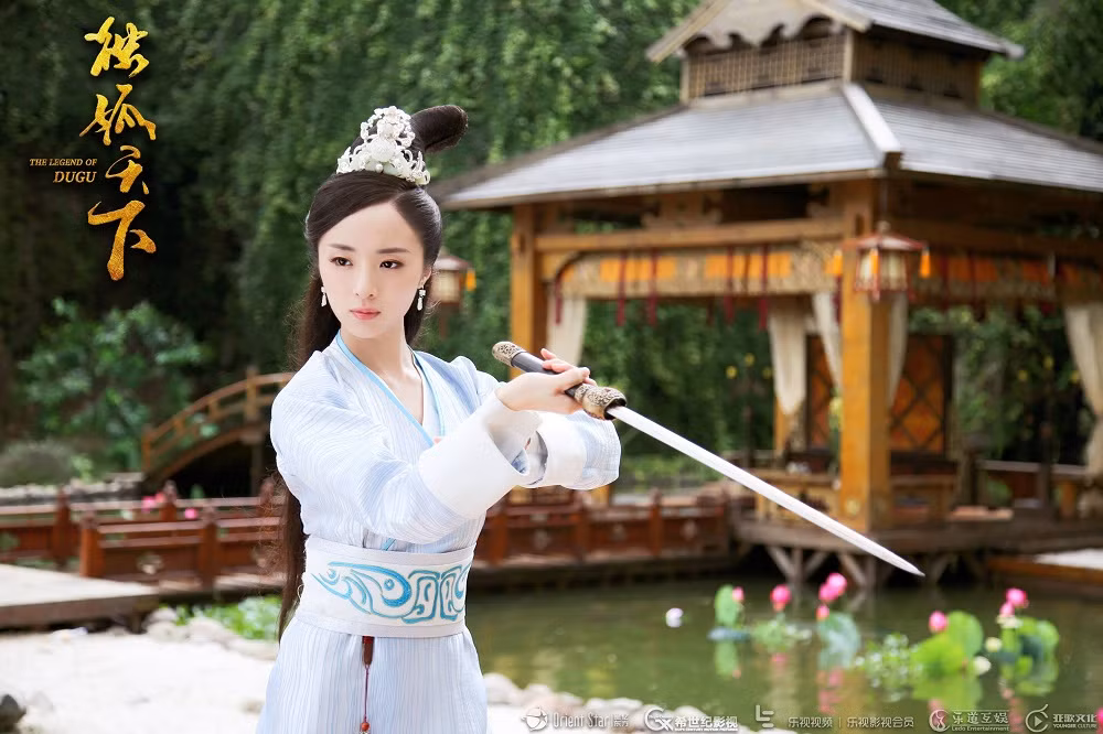Mỹ nữ Hoa ngữ diễn hoài không nổi tiếng: Người là “bình cứu hỏa”, người như kẻ vô hình ảnh 2