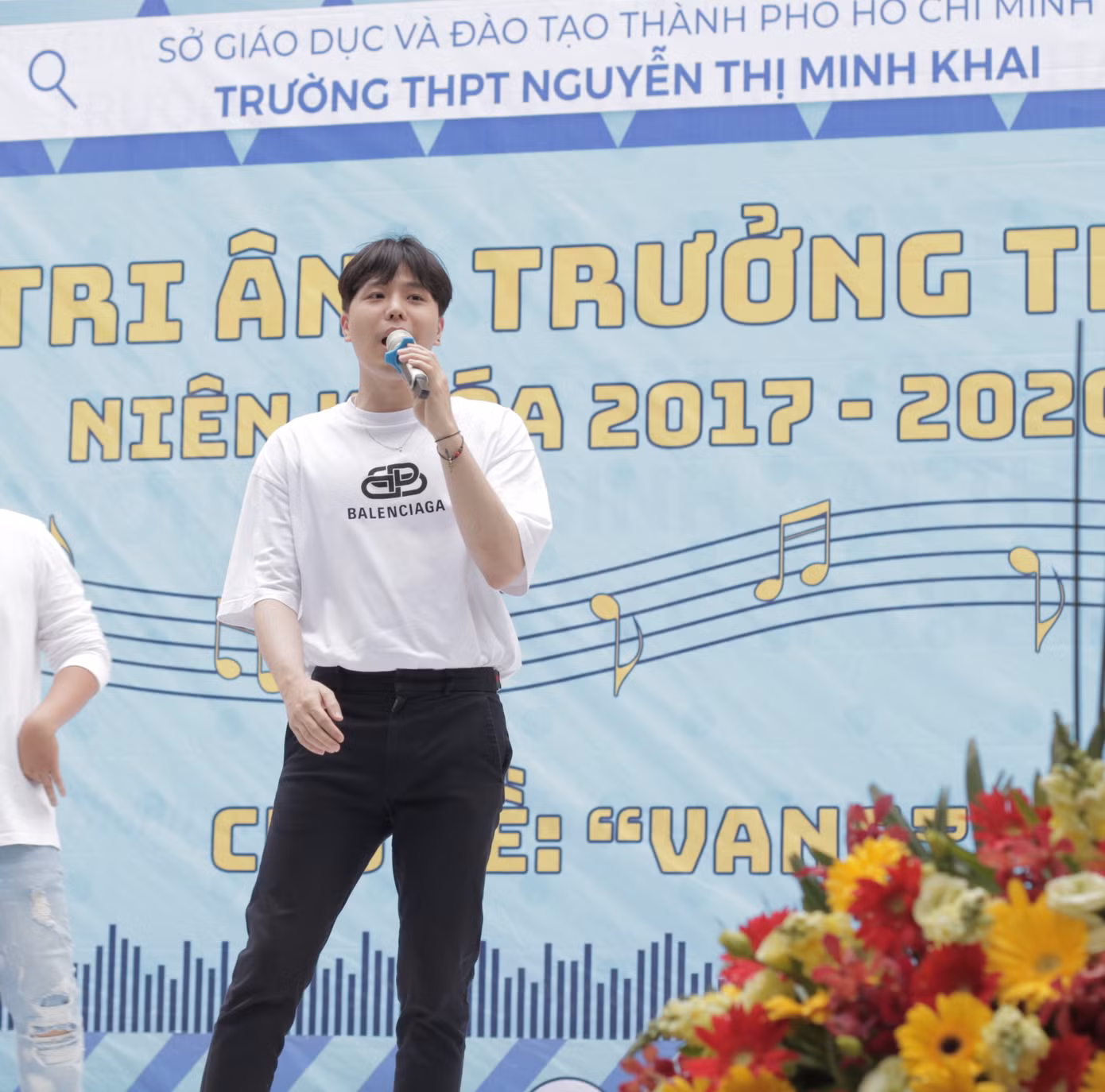 Teen MIKI tri ân mái trường trăm tuổi: Tạm biệt thanh xuân, “chuyến tàu” 1720 xin rời bánh ảnh 4