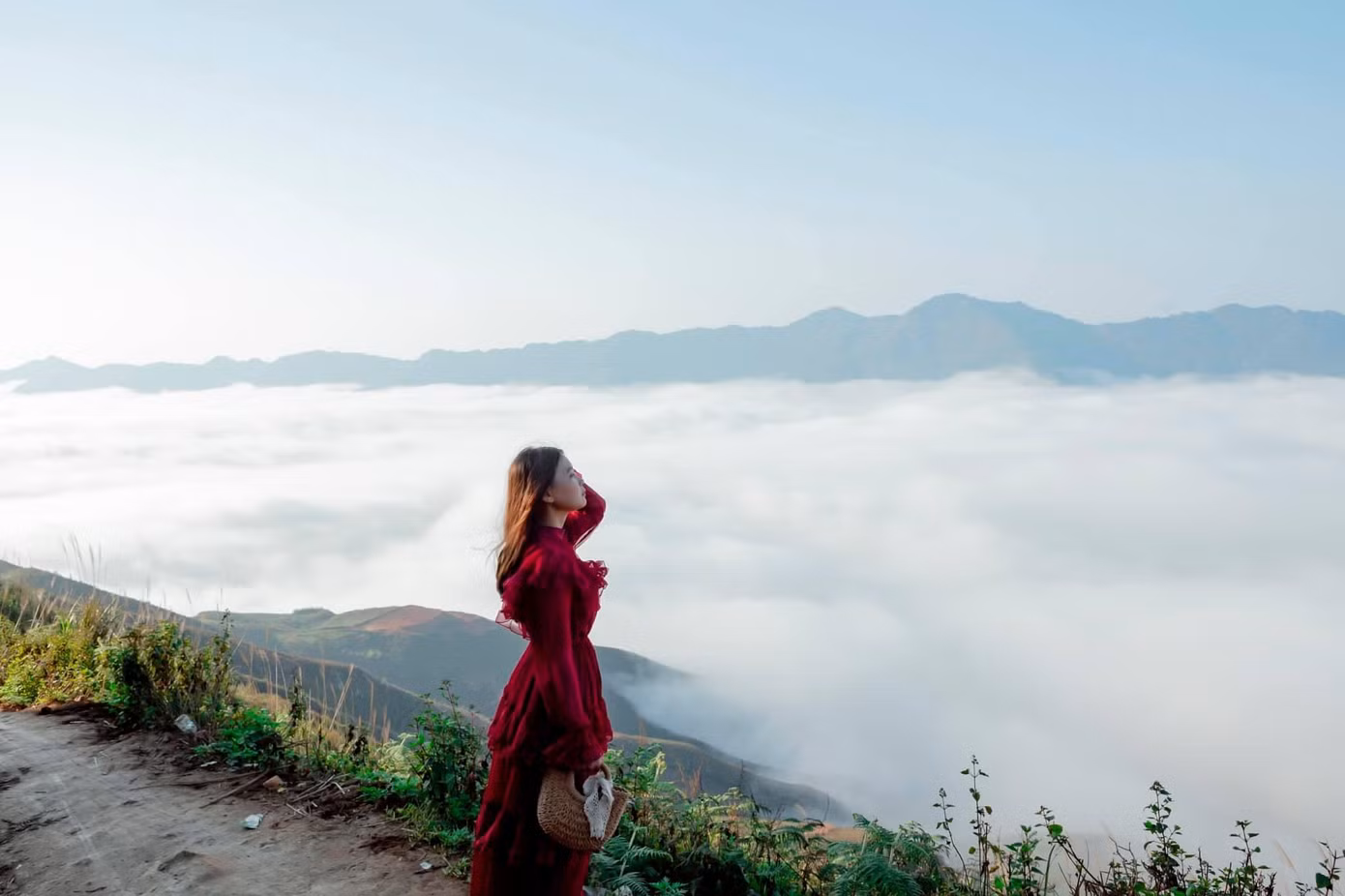 Lặng ngắm biển mây trên đỉnh Tà Xùa ảnh 8