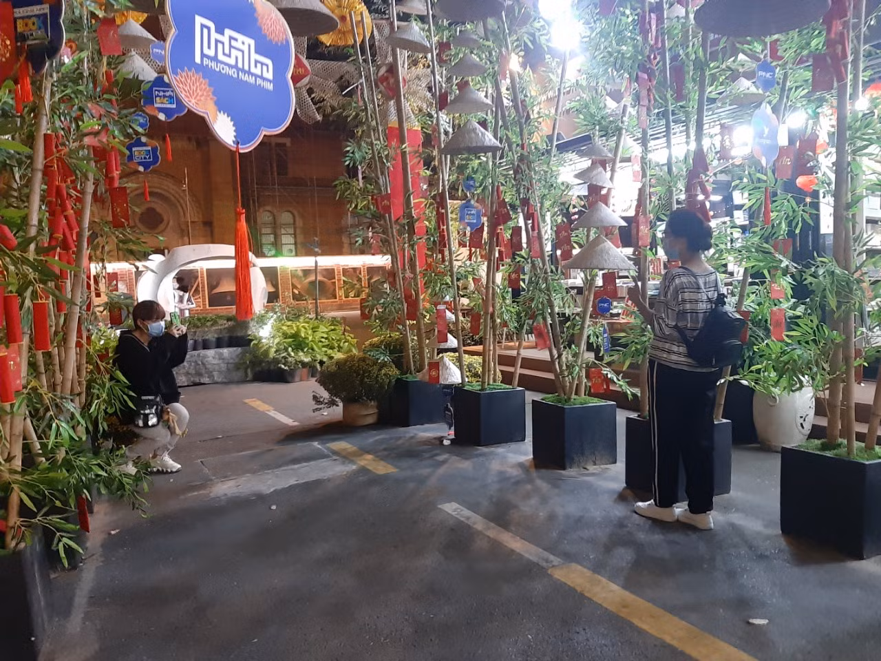 TP. HCM: Hàng quán bắt đầu nhộn nhịp trở lại ảnh 11