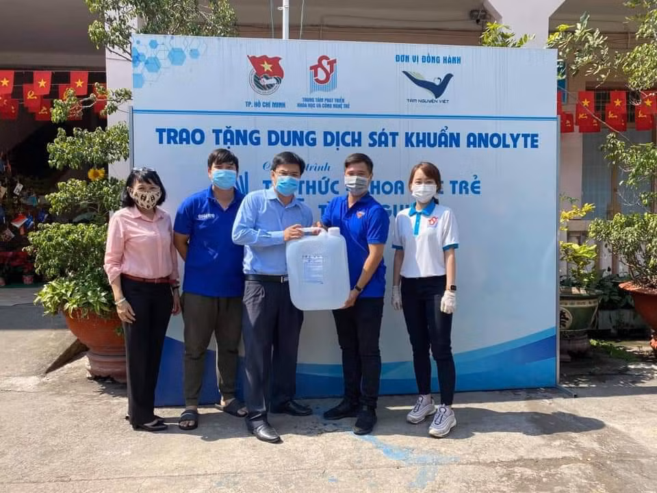 Tặng miễn phí dung dịch sát khuẩn Anolyte cho trường học ảnh 1