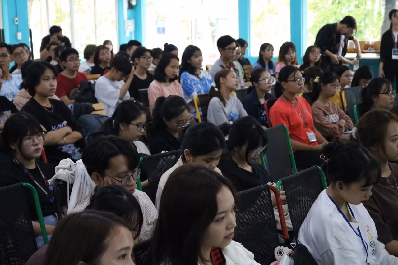 Giúp sinh viên có thêm kỹ năng hội nhập quốc tế ảnh 1