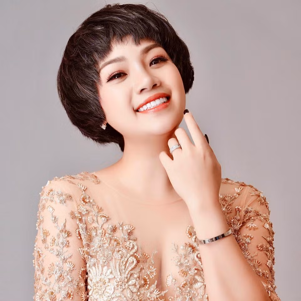 Diễm Quỳnh thả dáng bên 'Quán thanh xuân' khoe sắc vóc tươi trẻ ảnh 4