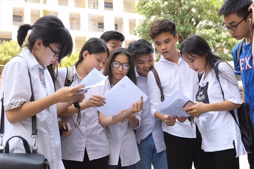 Bạn đã nắm rõ cách thức xét tuyển bằng kết quả thi tốt nghiệp THPT Quốc gia chưa? ảnh 1