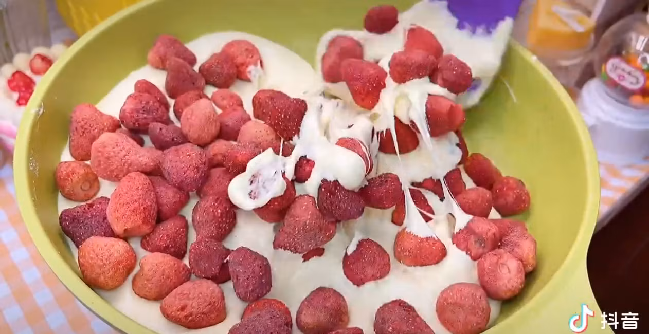 Món ngon ngày Tết: Những viên kẹo Nougat lạ miệng với bánh quy, dừa non và mứt quả khô ảnh 4