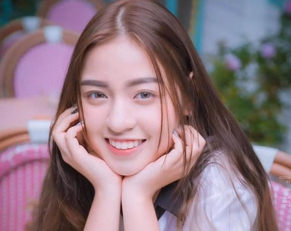 Sau lùm xùm “cà khịa” Thanh Tâm, Ngân 98 hát “trứng rán cần mỡ” trong livestream mới ảnh 1